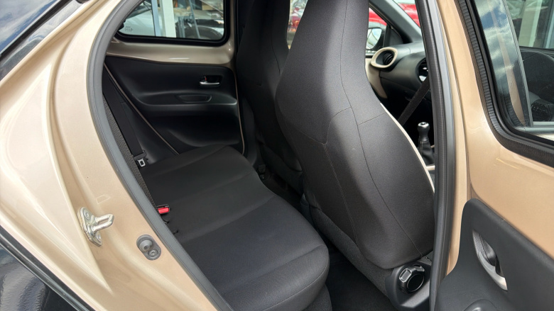 Toyota Aygo X 1.0 VVT-i Edge 5dr Petrol Hatchback